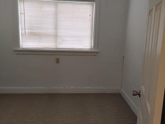 5th image of 1513 W Chelan Ave #B