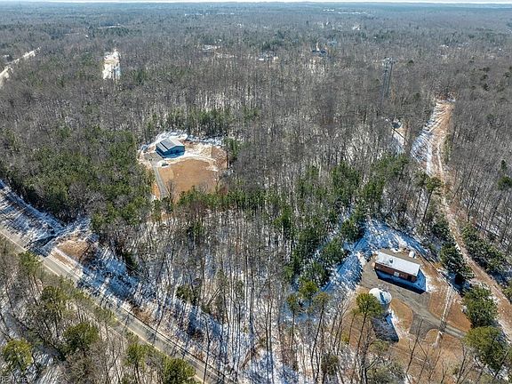 5th image of 4881 Centerville Rd