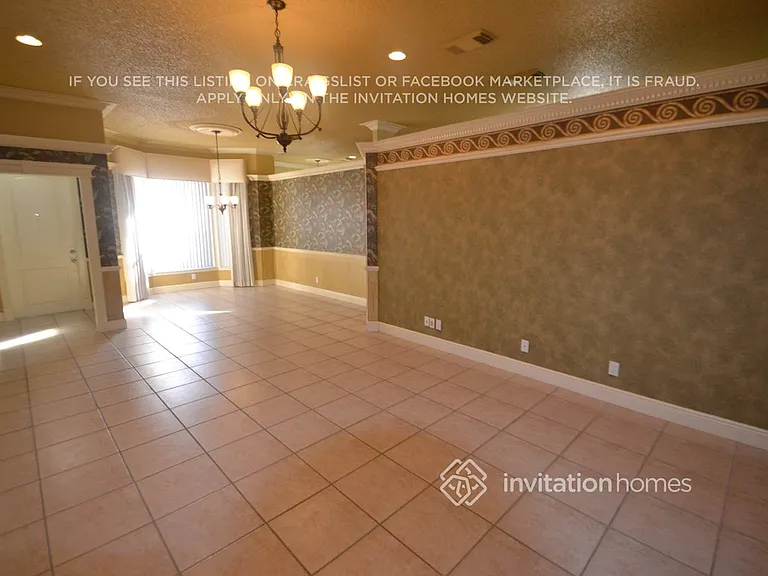 5373 SW 34th Way — Photo 2