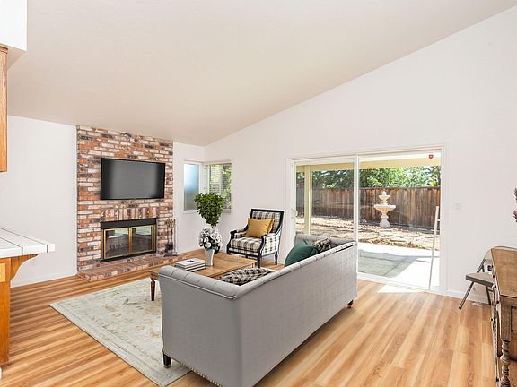 4th image of 2802 Buttercup Ct