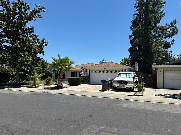2nd image of 7003 Bridgeport Cir