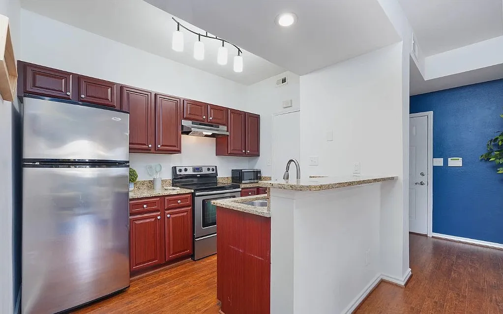 3922 Penderview Dr — Photo 3