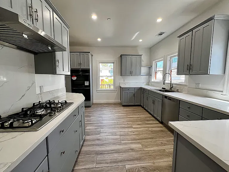 312 N Palm Dr — Photo 12