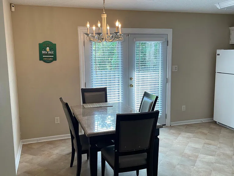 2018 Glennfield Ln — Photo 2