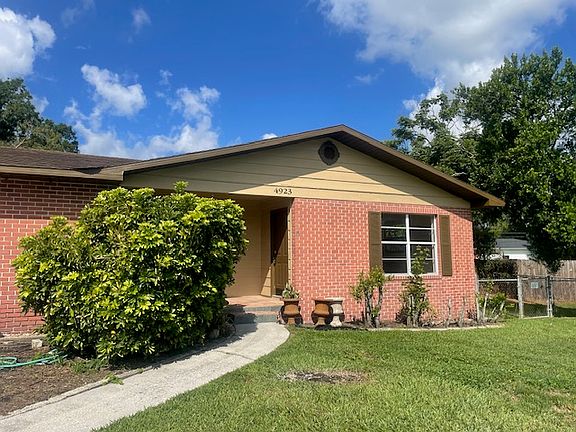 2nd image of 4923 Celia Cir W
