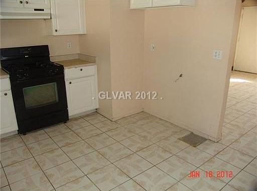 5th image of 836 Parkhurst St