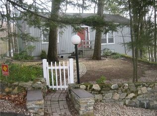 3 Paul St, Danbury, CT 06810
