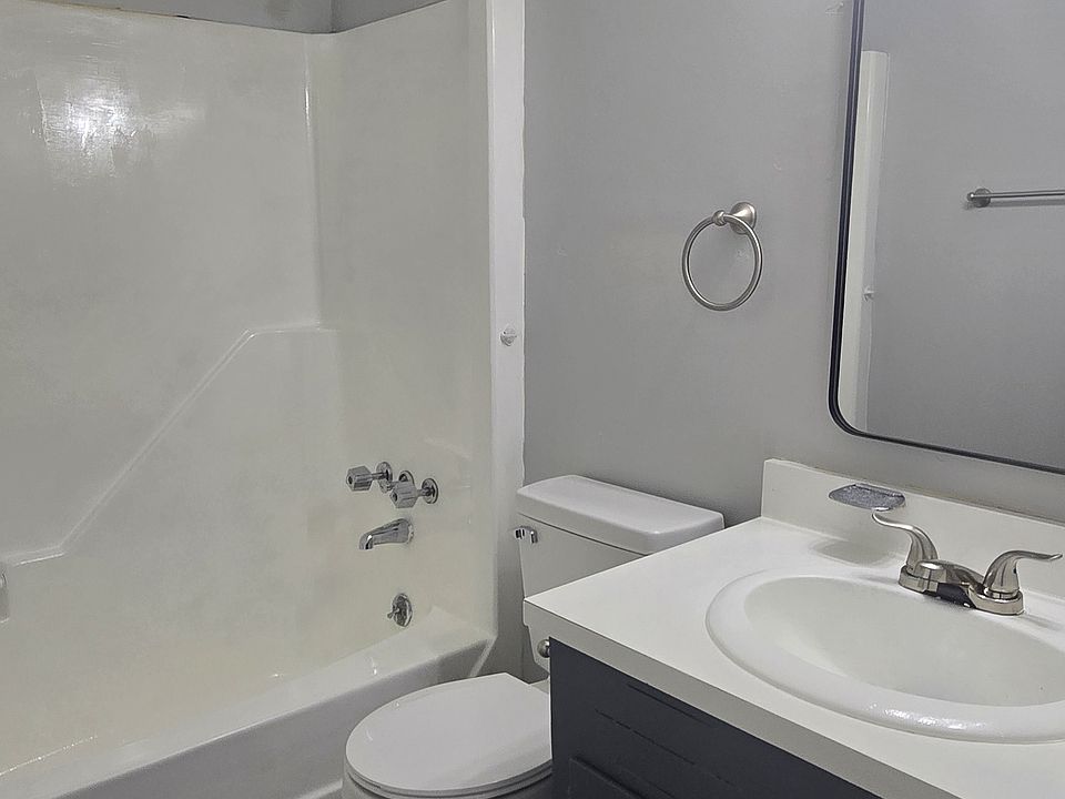 1st image of 504 Park Ave W APT D