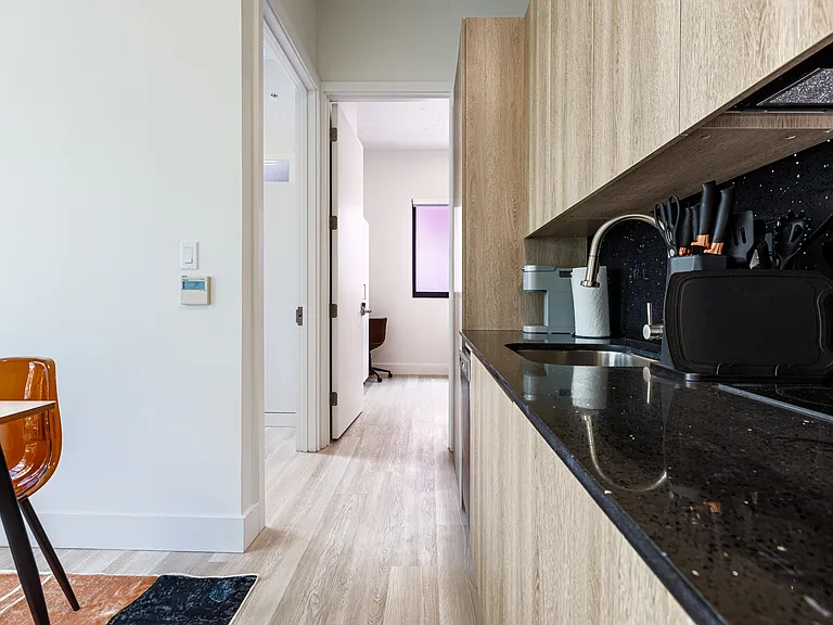Saffron Apartments — Photo 82