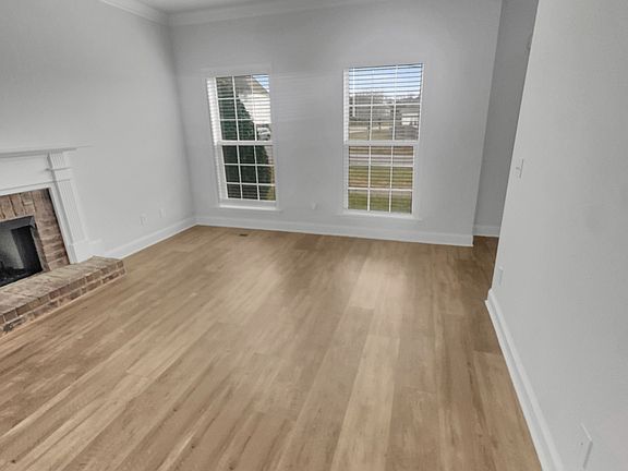 4th image of 2001 McKenna Dr