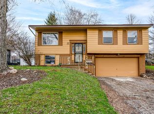 2966 Red Fox Run Dr NW, Warren, OH
