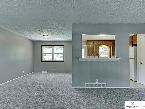 5th image of 11610 S 31st St
