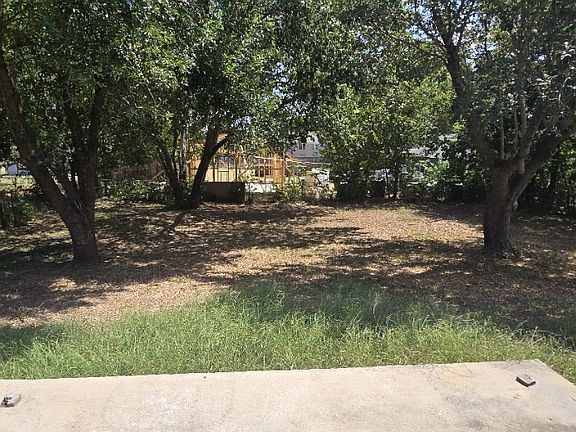 4th image of 2108 Lago Trl