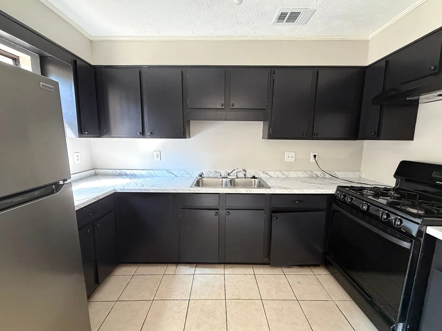 2 Bedroom 2.5 Bath Townhome in Austell! — Photo 3