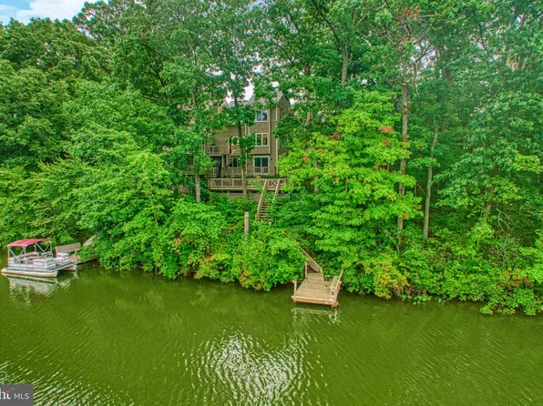 4844 Keswick Ct, Dumfries, VA 22025