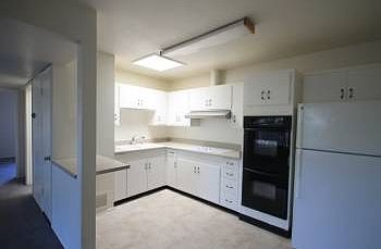 3rd image of 834 E Claremont St APT 2