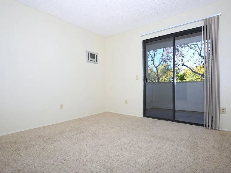 One park Apartments — Photo 16
