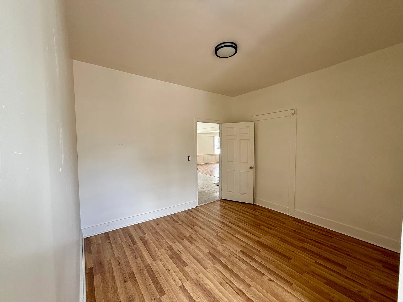 2 bed, 850 sqft, $2,200 — Photo 4