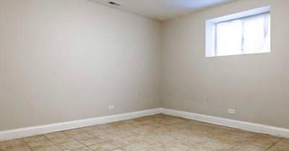 5th image of 4601 S Indiana Ave Unit 401