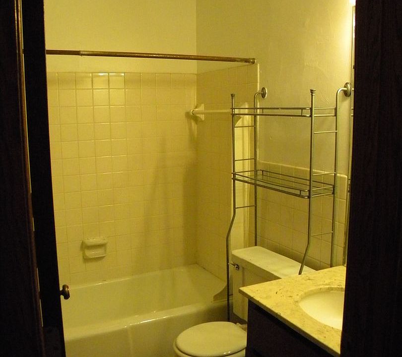 1st image of 904-912 21st Ave S #102