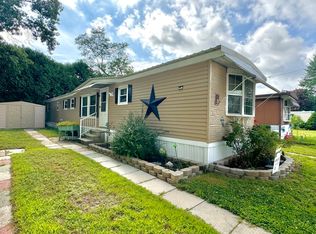 1760 Westover Rd TRLR 19, Chicopee, MA 01020