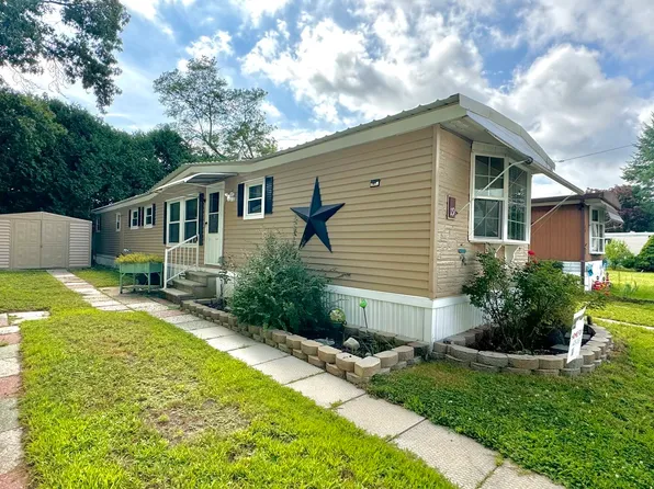 1760 Westover Rd Trlr 19, Chicopee, MA 01020