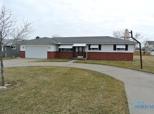 466 N Stadium Rd, Oregon, OH 43616