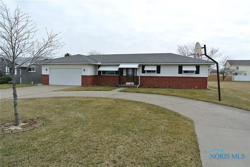466 N Stadium Rd photo 1