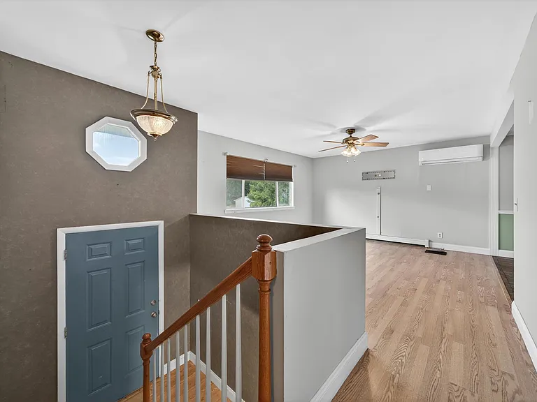 76 Maureen Dr — Photo 15