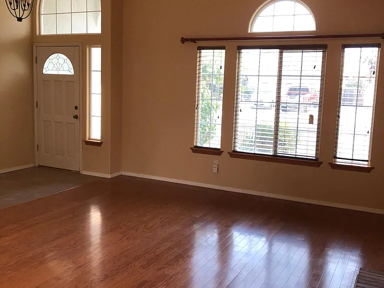 8822 Tekoa Ct — Photo 1