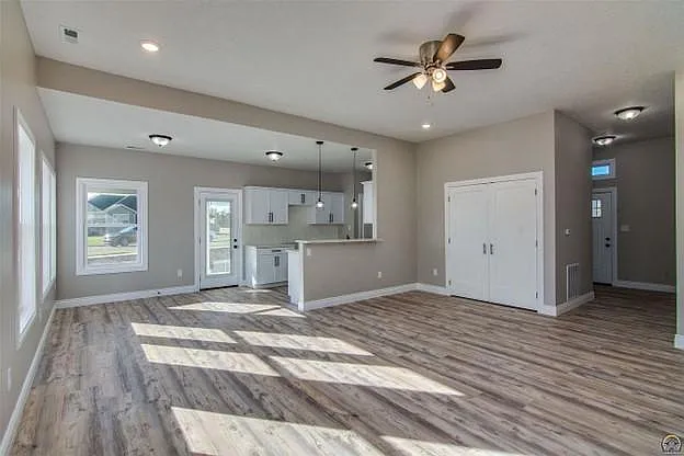 4 bed, 1650 sqft, $2,500 — Photo 2