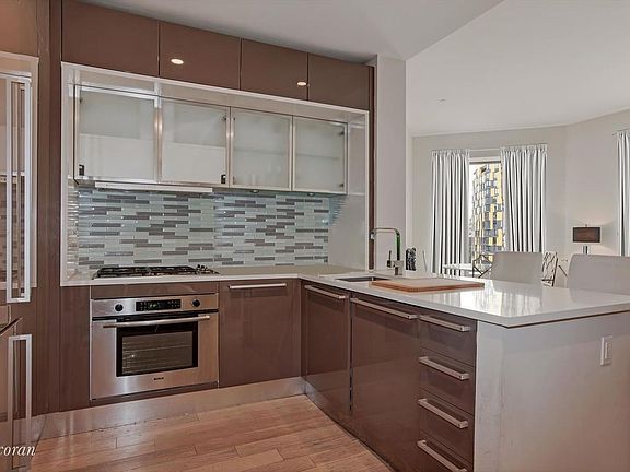 2nd image of 75 Wall St APT 36G