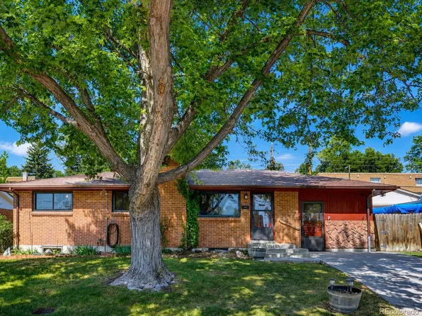 5677 S King Street, Littleton, CO 80123