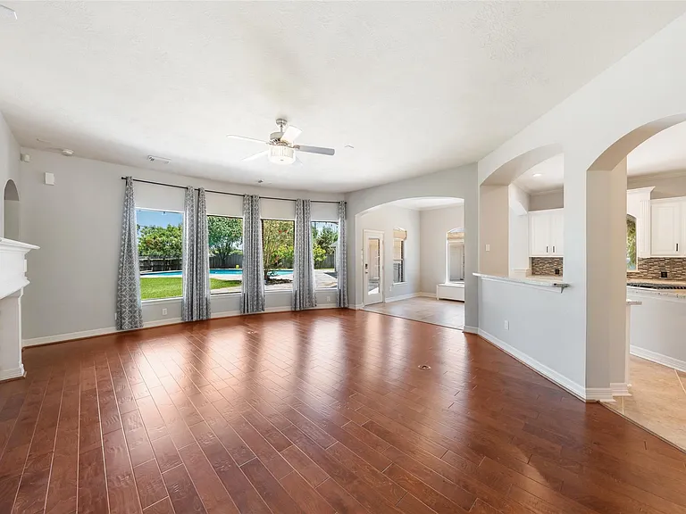 5450 Faircreek Ln — Photo 13