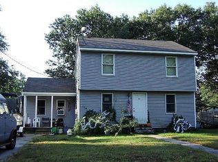 90 Vera St, Warwick, RI 02886