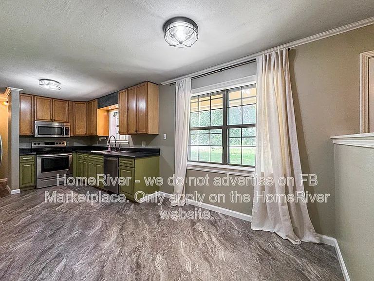 1229 W Ten Mile Rd — Photo 10