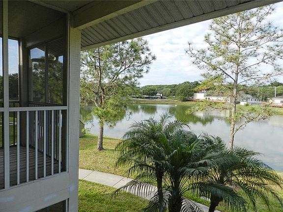 3rd image of 209 Lake Brook Cir Unit 208