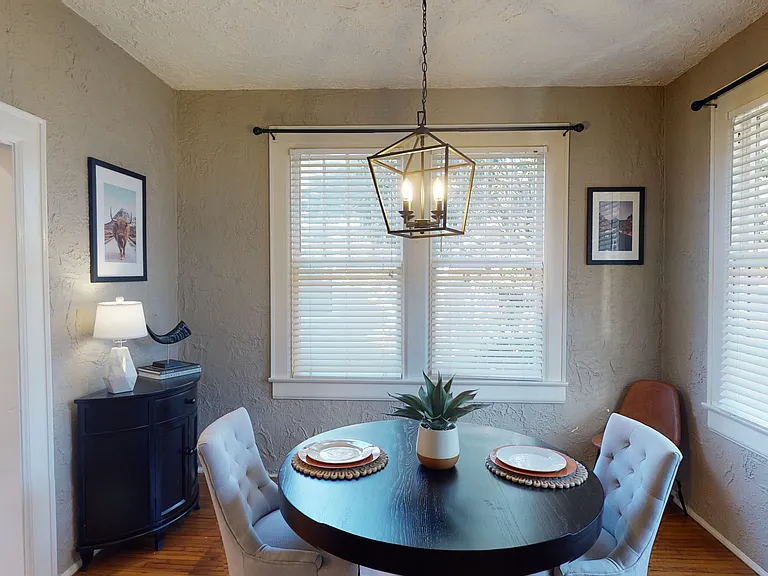 1827 Capitol Ave — Photo 7