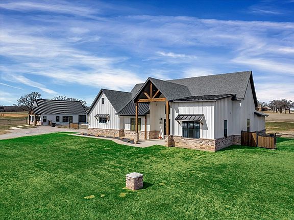 2nd image of 1250 Turpin Lake Rd