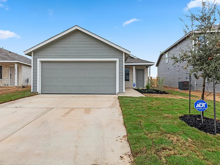 10814 Lillian Dr — Photo 1