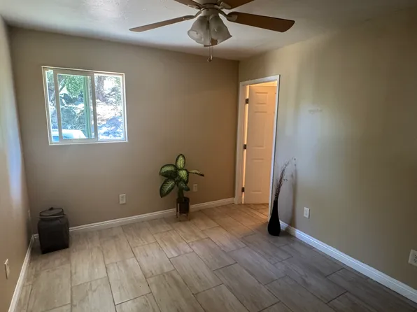3075 N Broadway N, Escondido, CA 92026