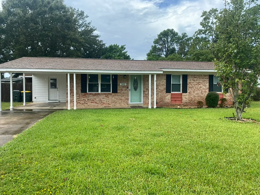 3 bed, 1025 sqft, $2,200 — Photo 1