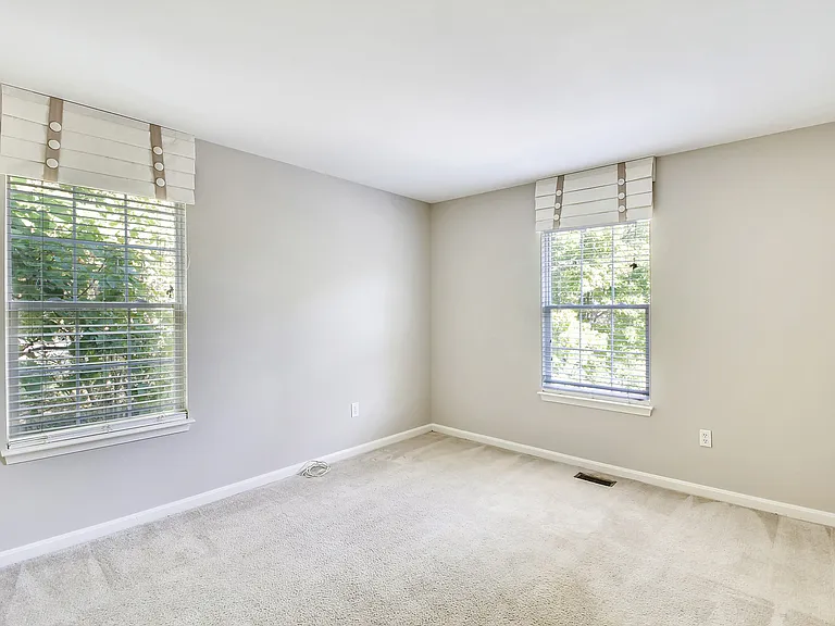 102 W Deer Park Rd — Photo 41