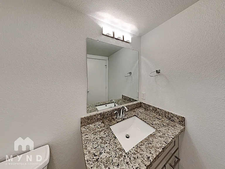 9805 Avondale Rd NE #L138 — Photo 12