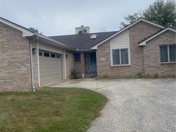 1705 Henthorne Dr, Maumee, OH 43537