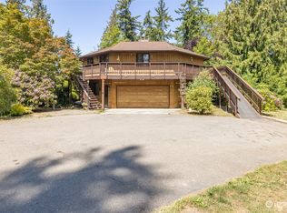 94 Raccoon Rd, Sequim, WA 98382