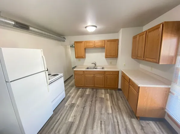2311 Olive Street, 2311 Olive St APT 2, Cedar Falls, IA 50613
