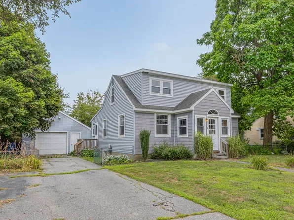 4 Farm Hill Road, Cape Elizabeth, ME 04107
