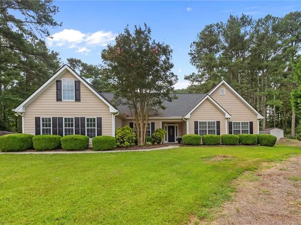 895 Scenic Lake Dr, Lawrenceville, GA 30045