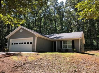 372 Rainbow Lake Dr, Dawsonville, GA 30534